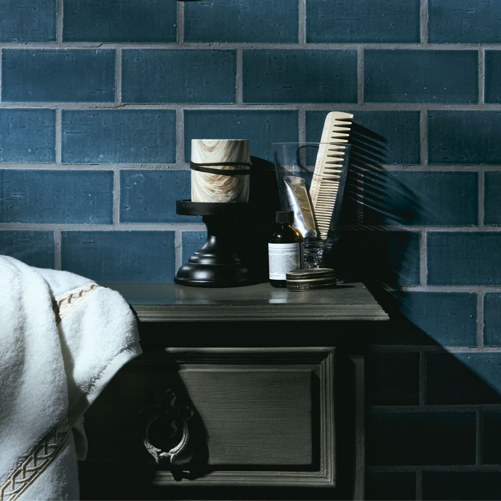 せっ器質の青いタイル