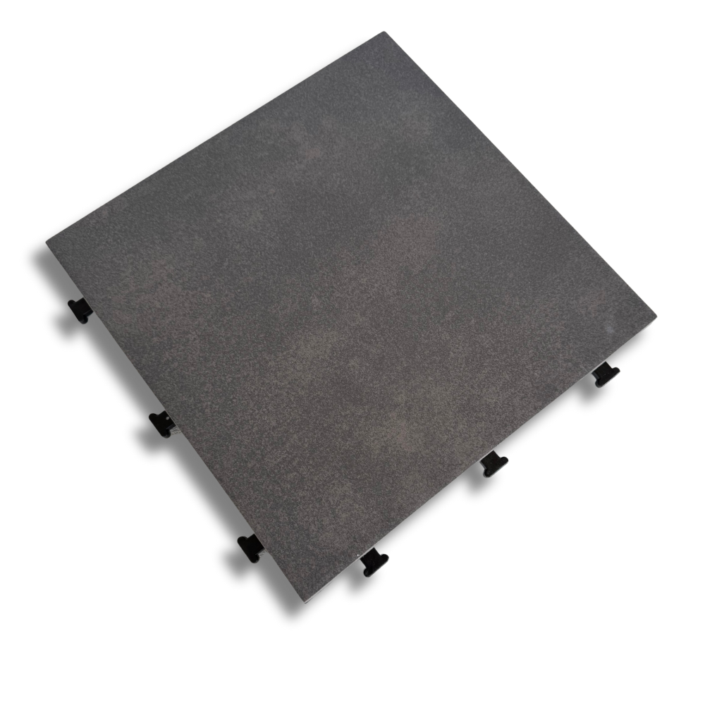 ダークグレー系タイルのジョイント式タイル。ベランダの床面専用で簡単設置ができる300角タイル。