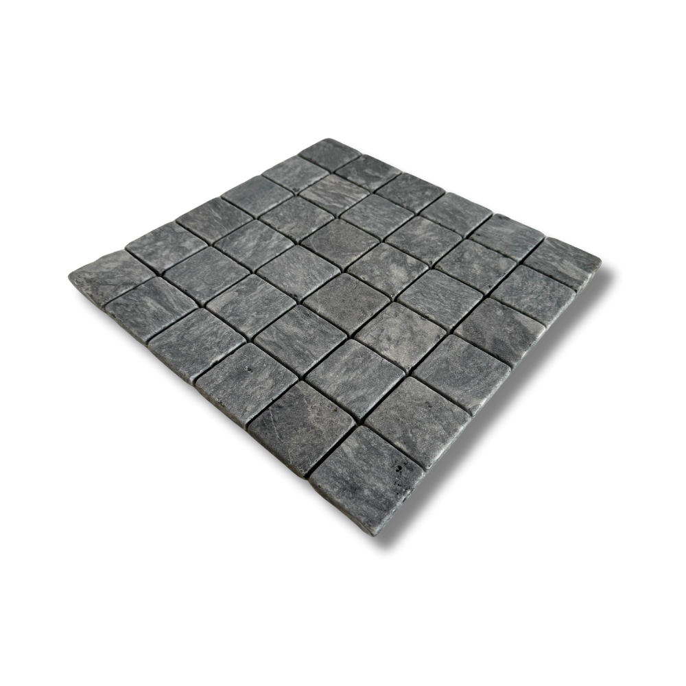 天然石を使ったモザイクシート。フラットタイプで床面にも使用できる壁床兼用モザイク。