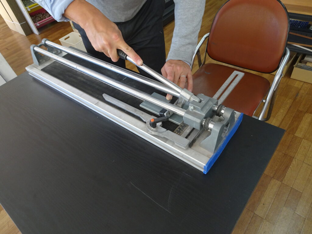 タイルカッターの切断方法解説画像1