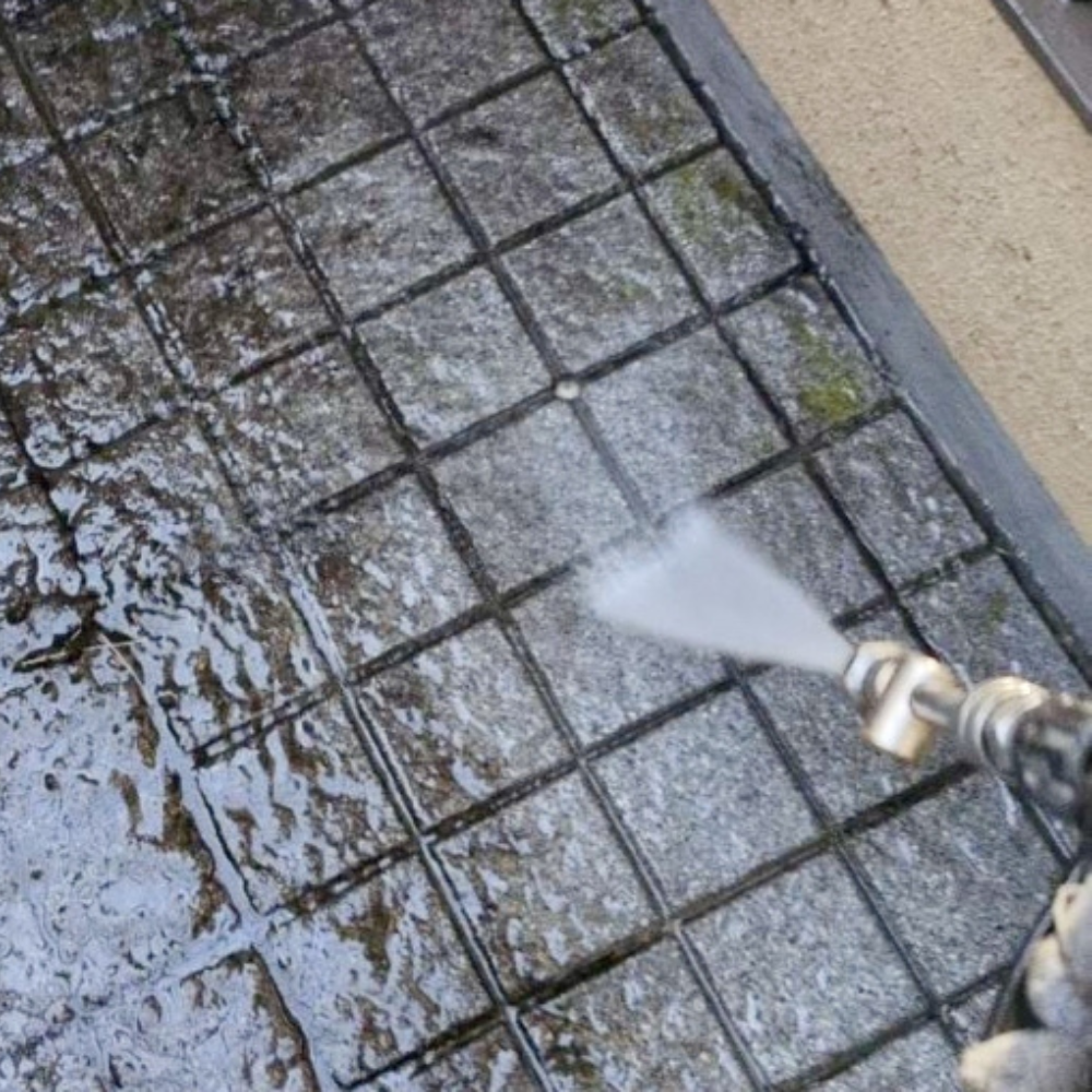 玄関の汚れを簡単にキレイにする高圧洗浄機