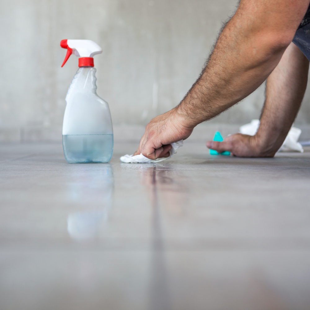 汚れを見つけたらすぐに拭き取る