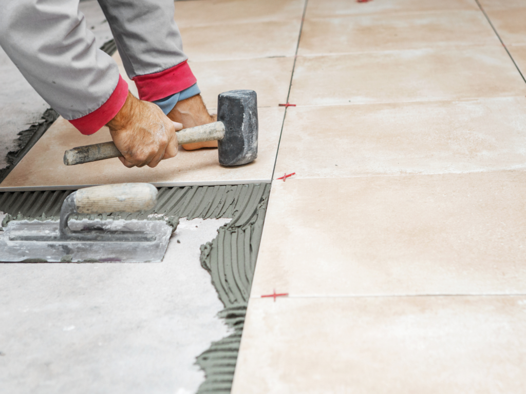 駐車場タイルをしっかり固定するための作業の画像